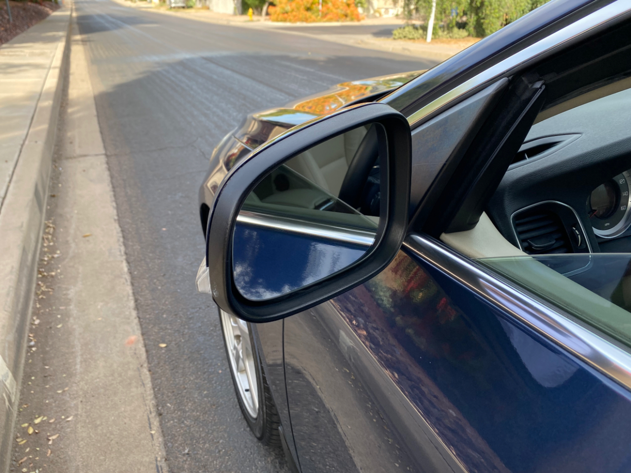 Volvo S60 FWD 4dr Sdn T5 2012