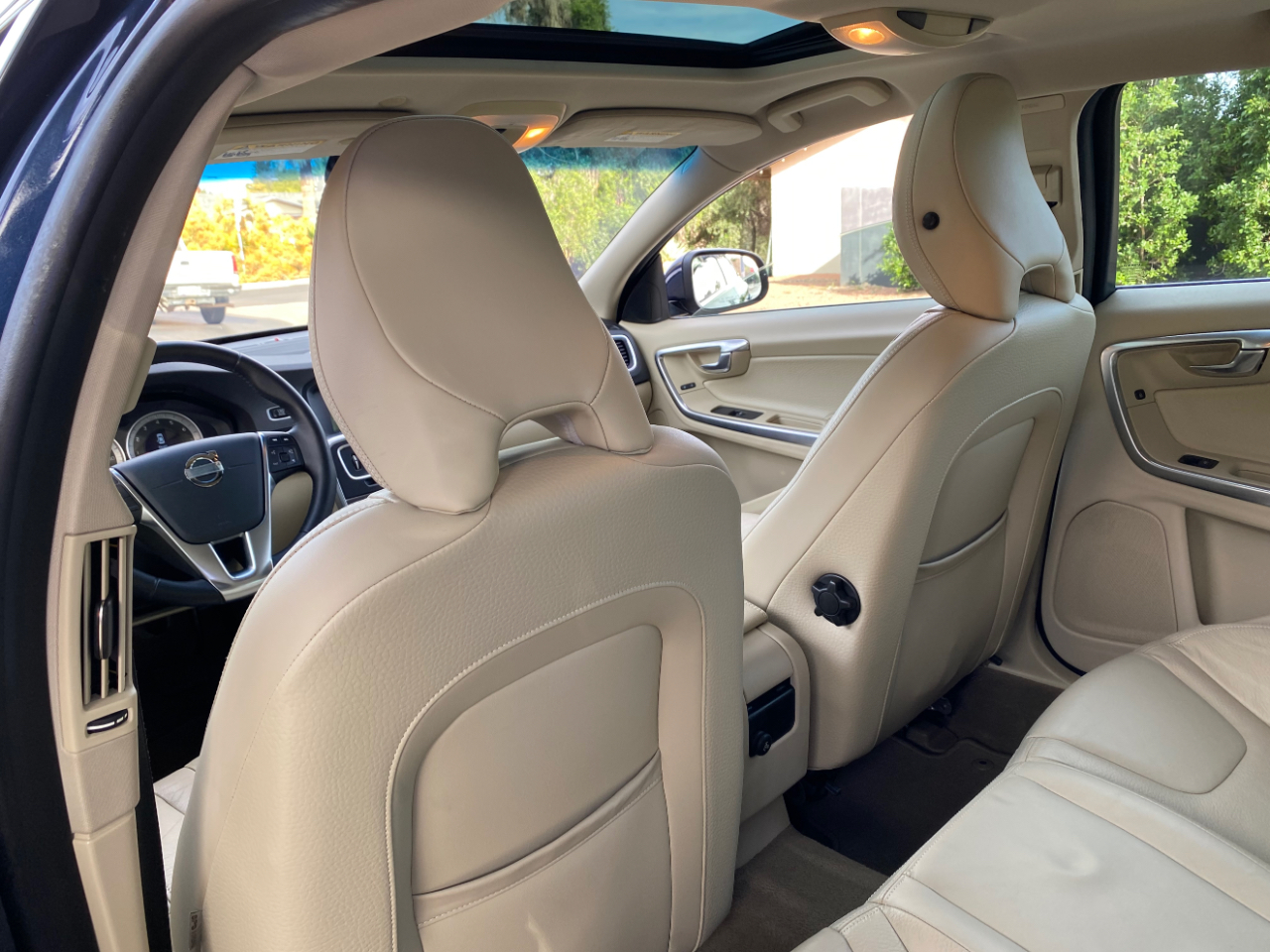 Volvo S60 FWD 4dr Sdn T5 2012