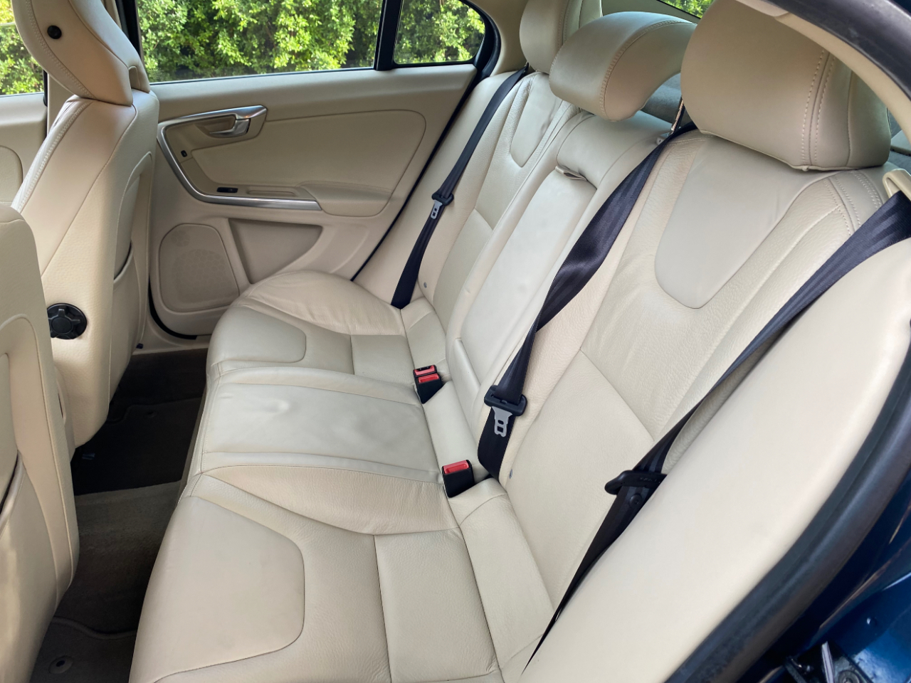 Volvo S60 FWD 4dr Sdn T5 2012