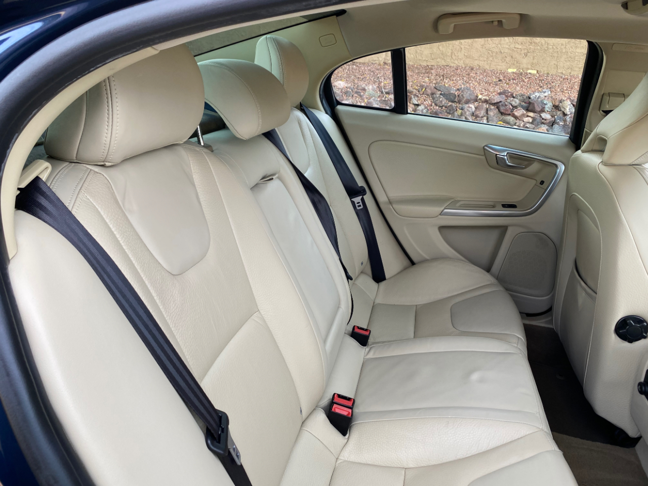 Volvo S60 FWD 4dr Sdn T5 2012