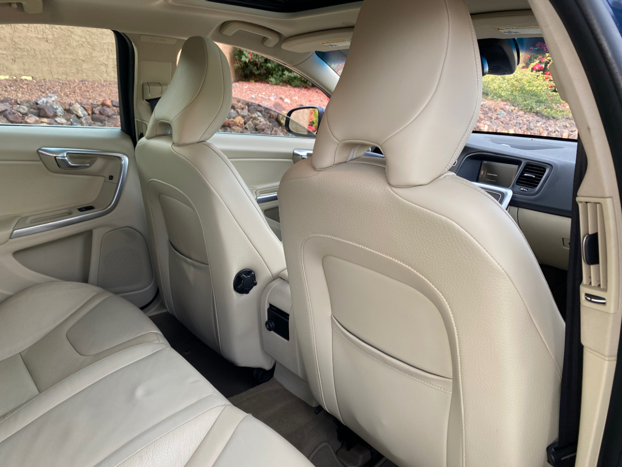 Volvo S60 FWD 4dr Sdn T5 2012