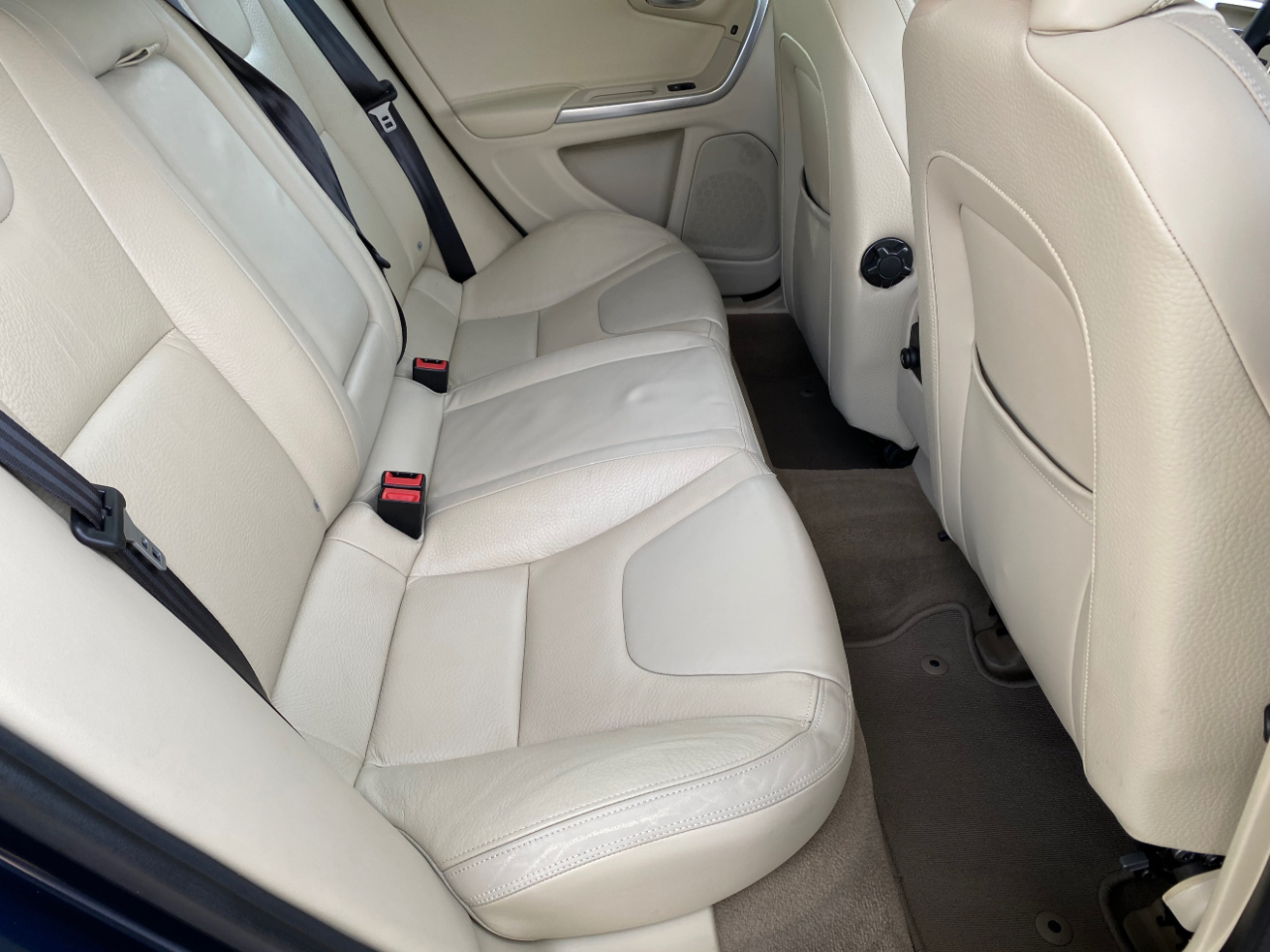 Volvo S60 FWD 4dr Sdn T5 2012