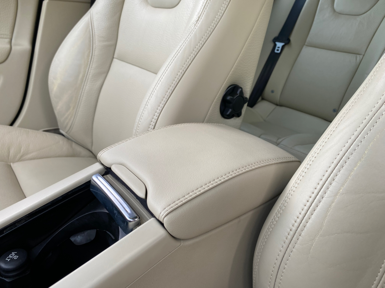 Volvo S60 FWD 4dr Sdn T5 2012