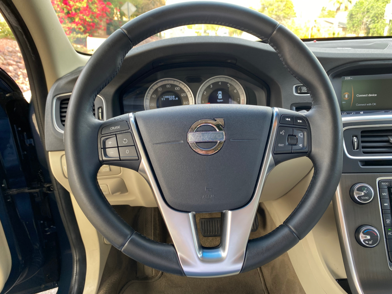 Volvo S60 FWD 4dr Sdn T5 2012