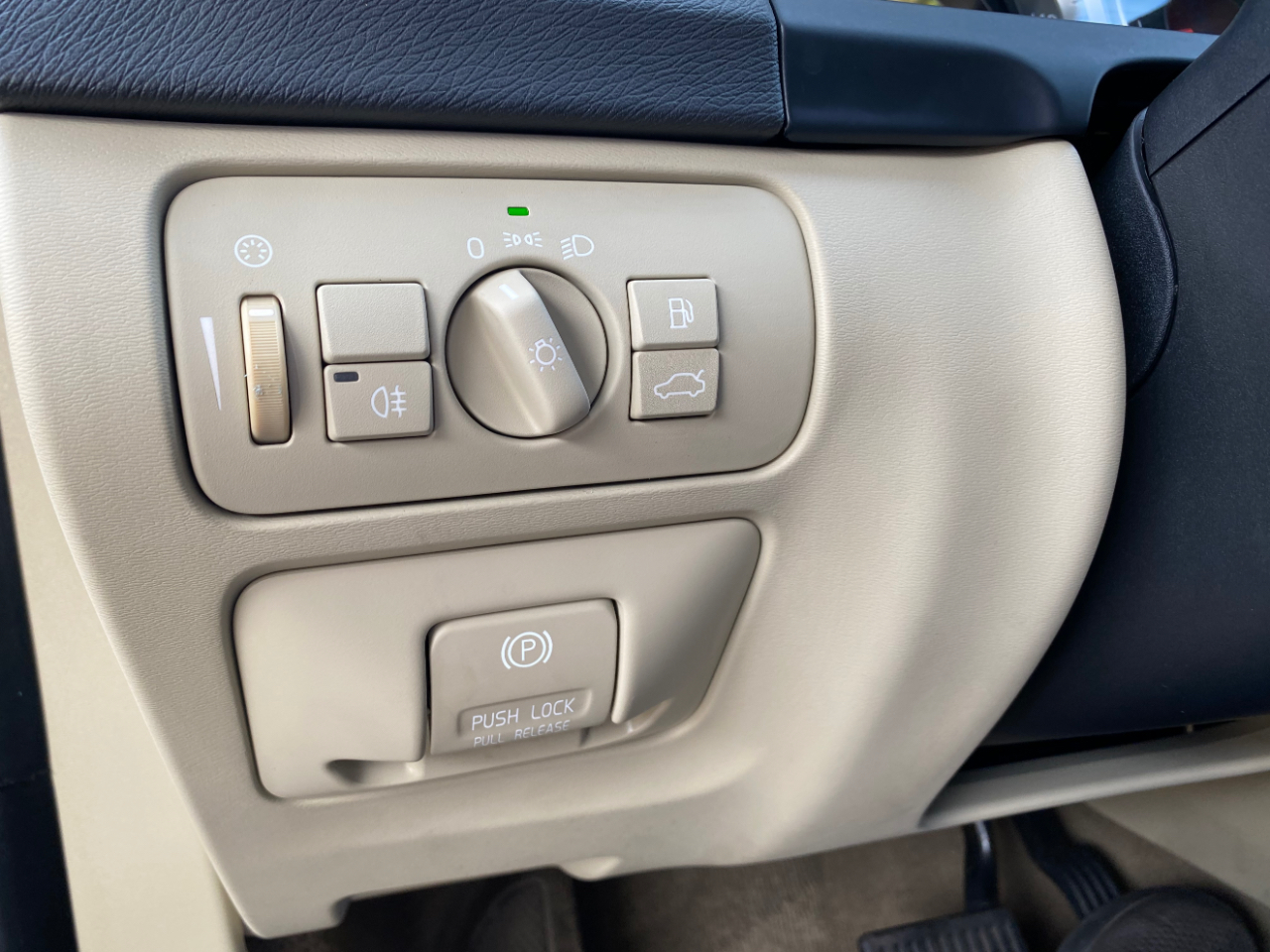 Volvo S60 FWD 4dr Sdn T5 2012