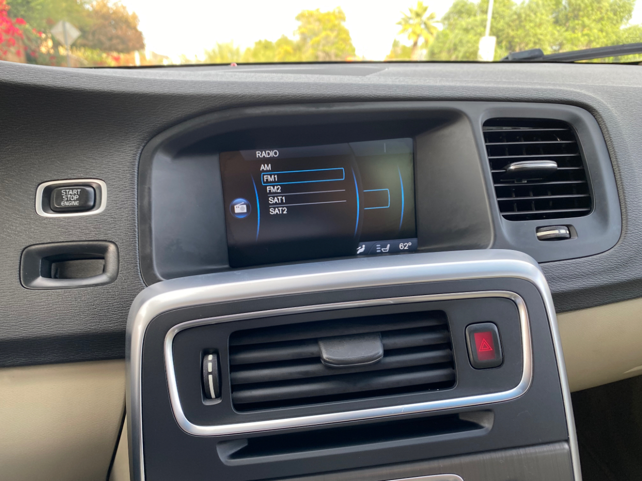 Volvo S60 FWD 4dr Sdn T5 2012