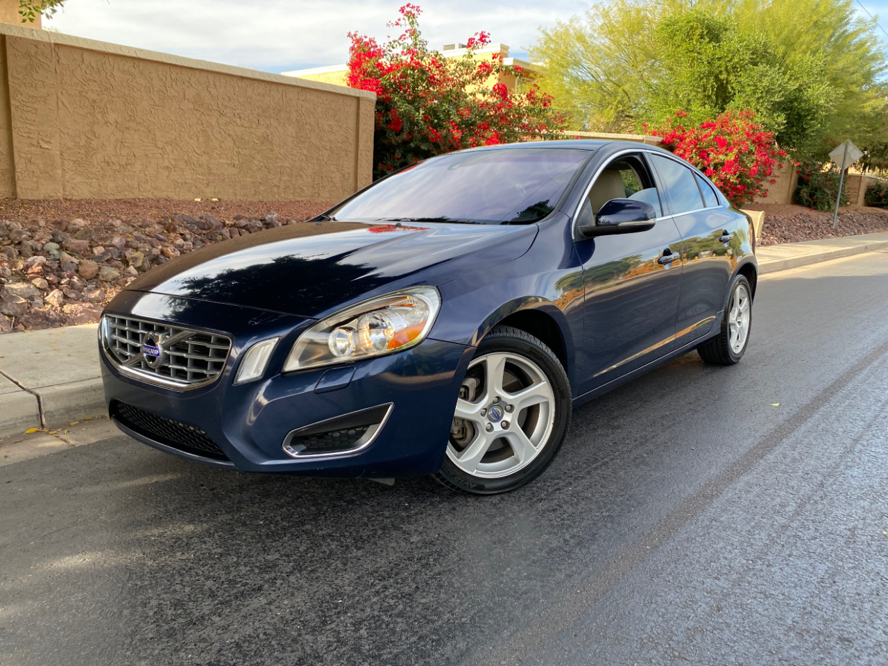 Volvo S60 FWD 4dr Sdn T5 2012