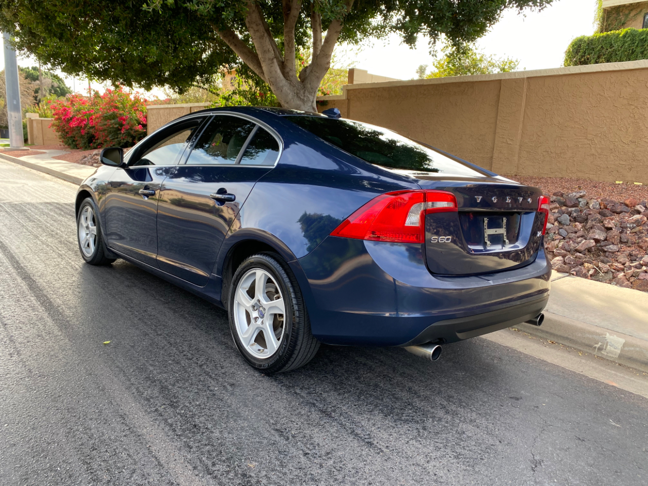 Volvo S60 FWD 4dr Sdn T5 2012