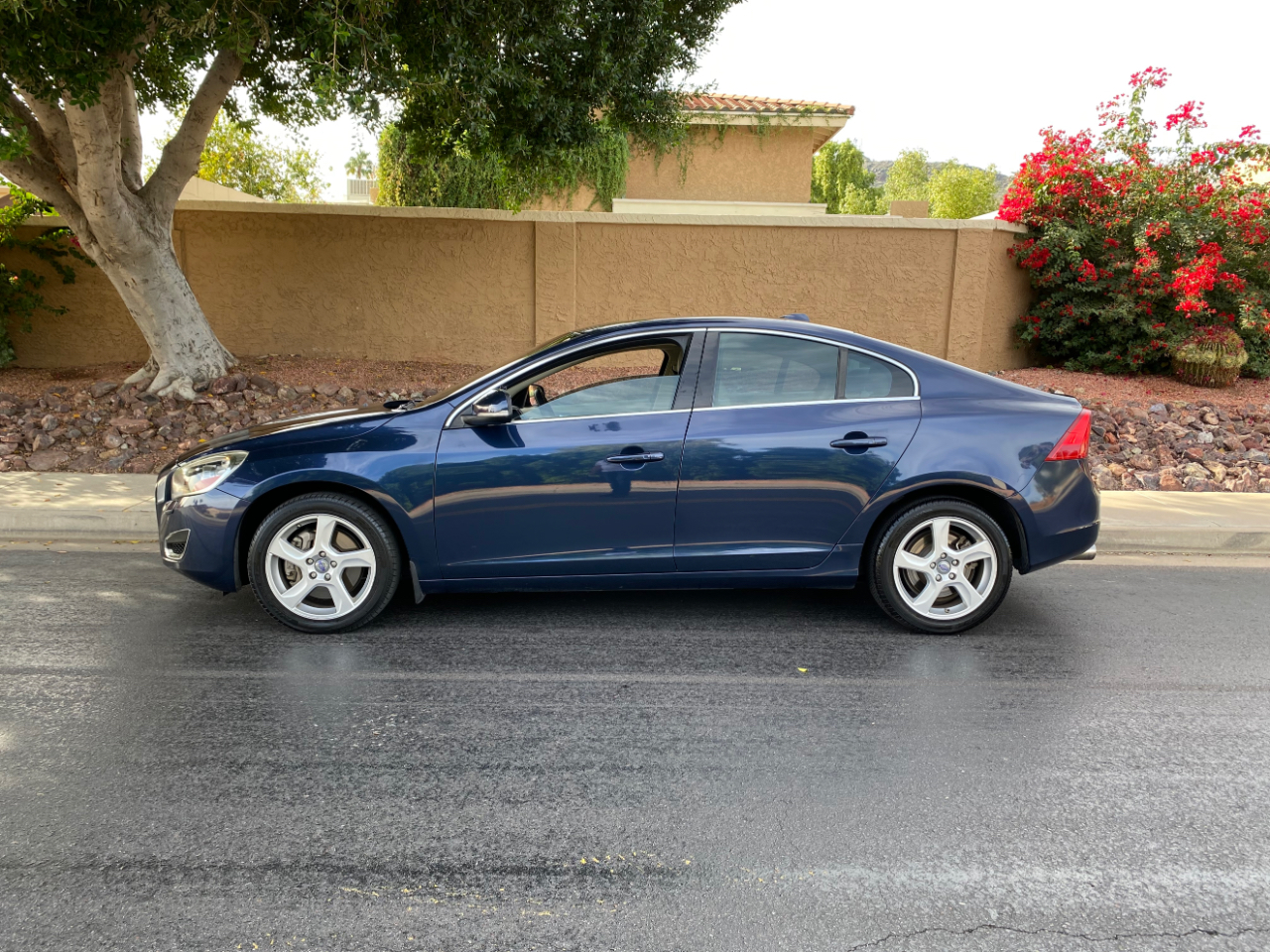 Volvo S60 FWD 4dr Sdn T5 2012