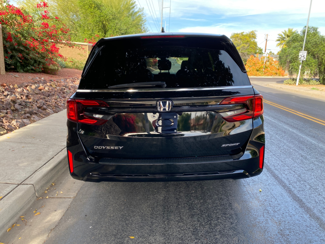 Honda Odyssey Sport-L Auto 2025