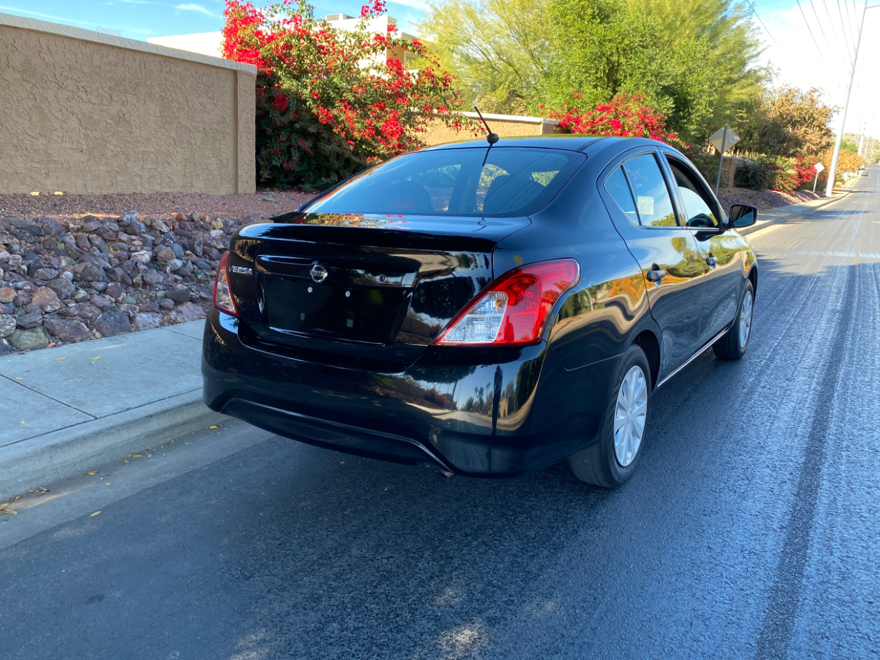 Nissan Versa Sedan S Manual 2019