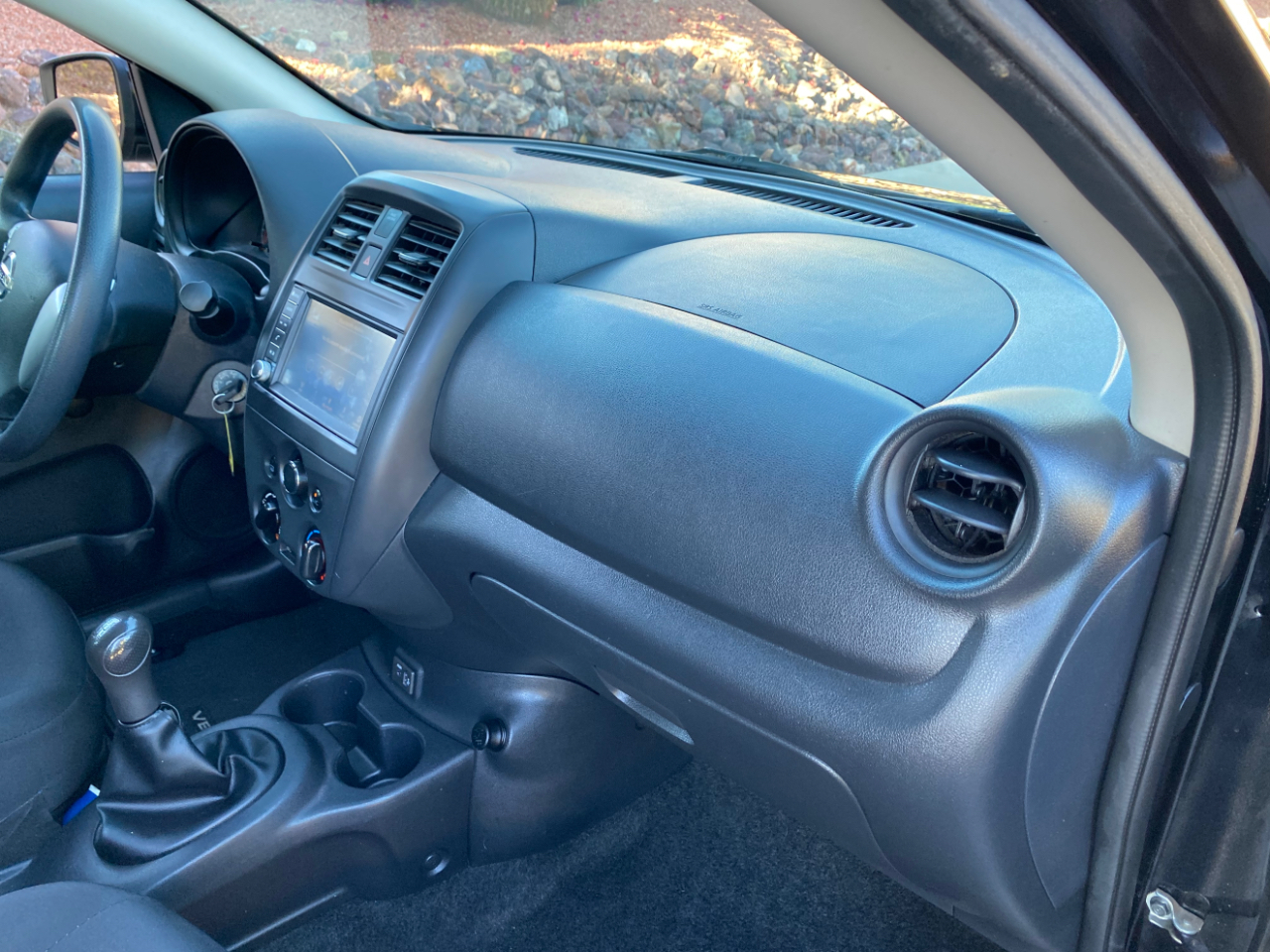 Nissan Versa Sedan S Manual 2019