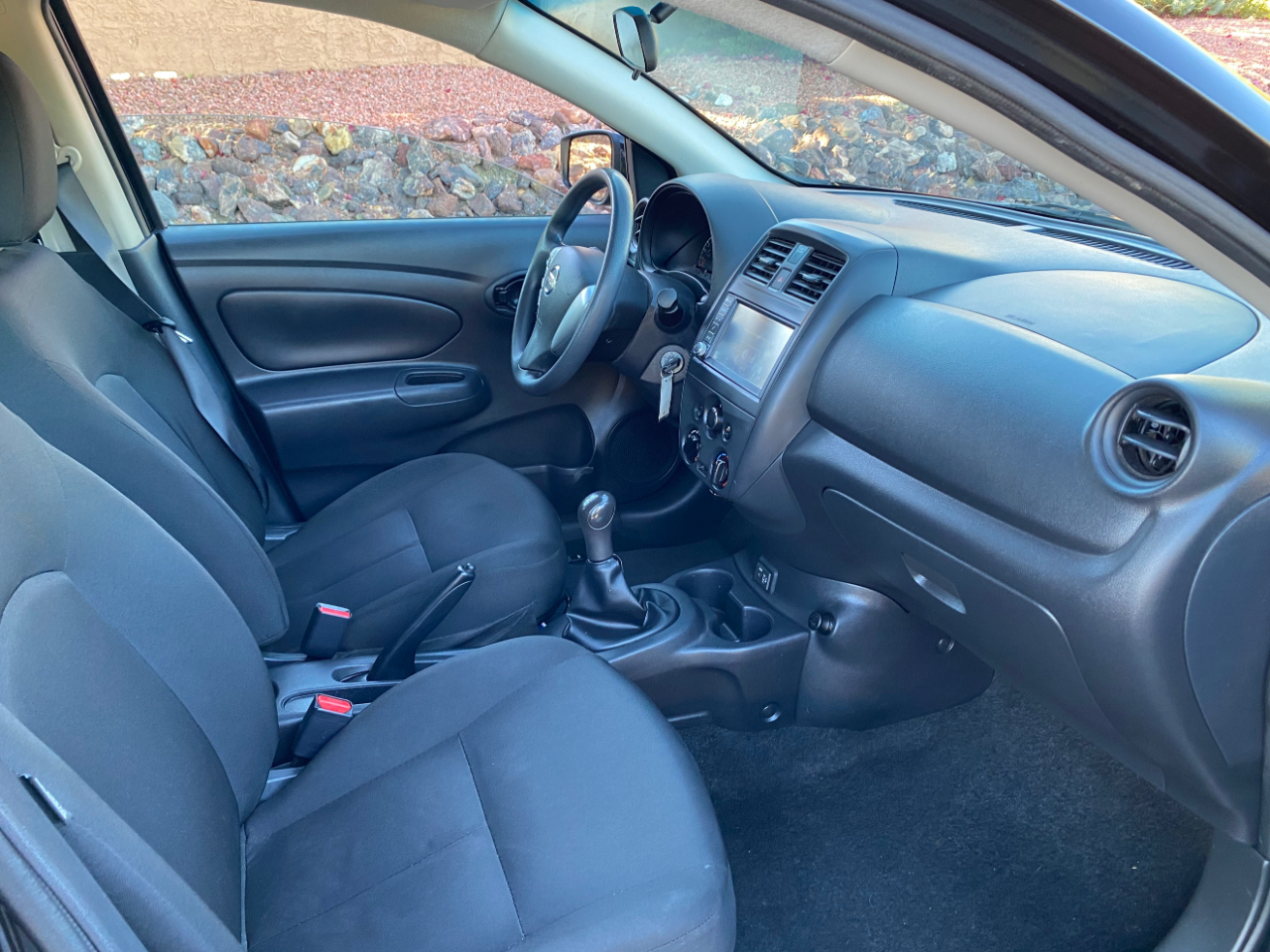 Nissan Versa Sedan S Manual 2019