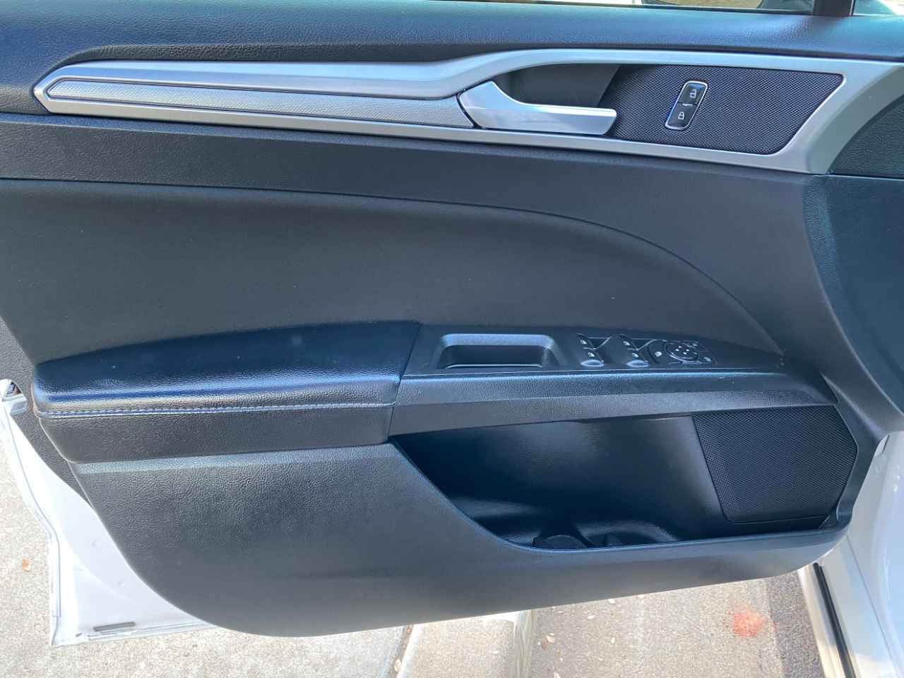 Ford Fusion SE FWD 2019