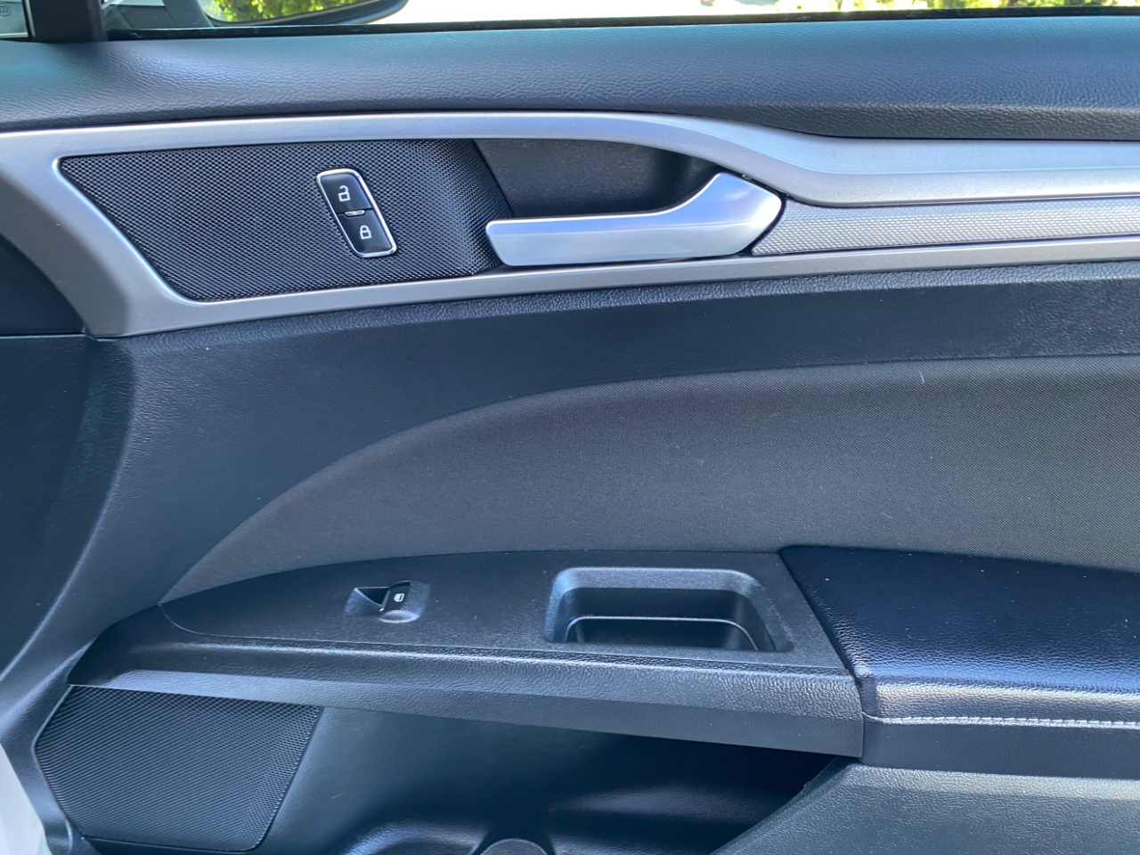 Ford Fusion SE FWD 2019