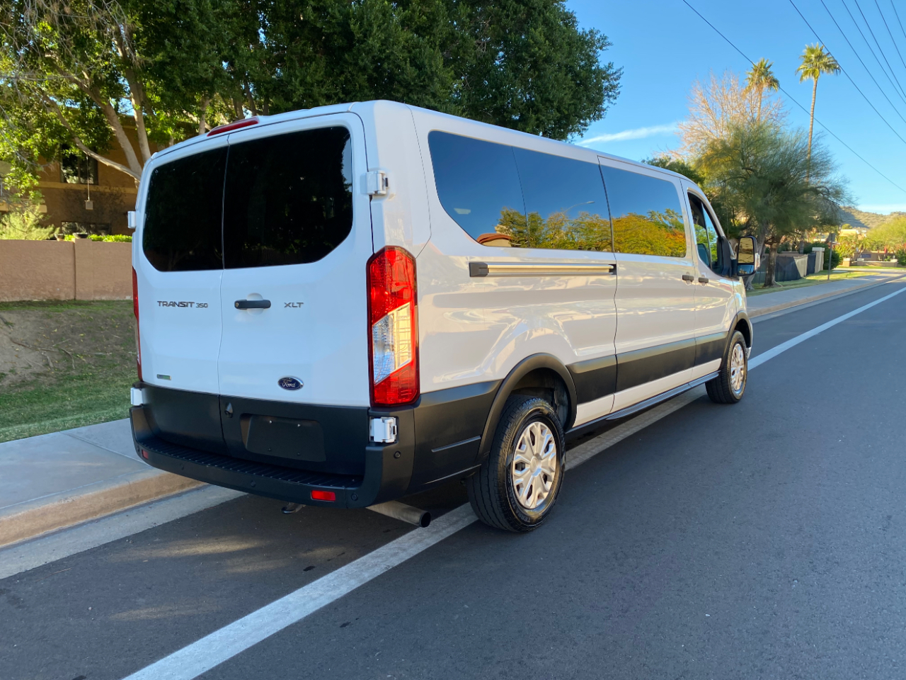 Ford Transit Passenger Wagon T-350 148" Low Roof XLT RWD 2023