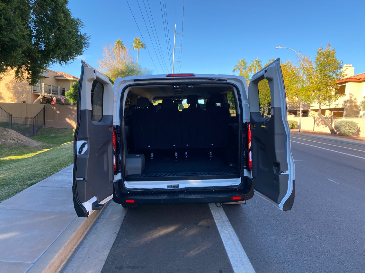 Ford Transit Passenger Wagon T-350 148" Low Roof XLT RWD 2023