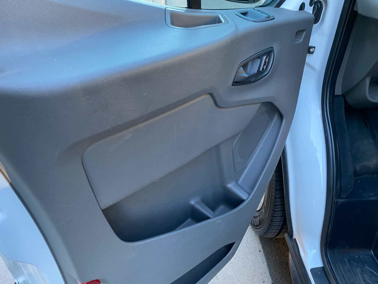 Ford Transit Passenger Wagon T-350 148" Low Roof XLT RWD 2023