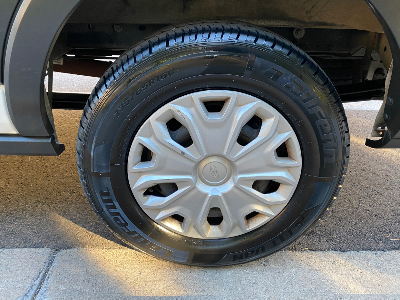 Ford Transit Passenger Wagon T-350 148" Low Roof XLT RWD 2023