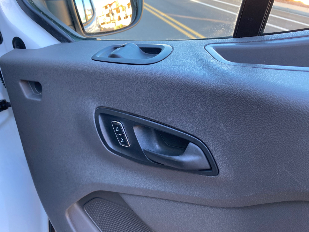 Ford Transit Passenger Wagon T-350 148" Low Roof XLT RWD 2023