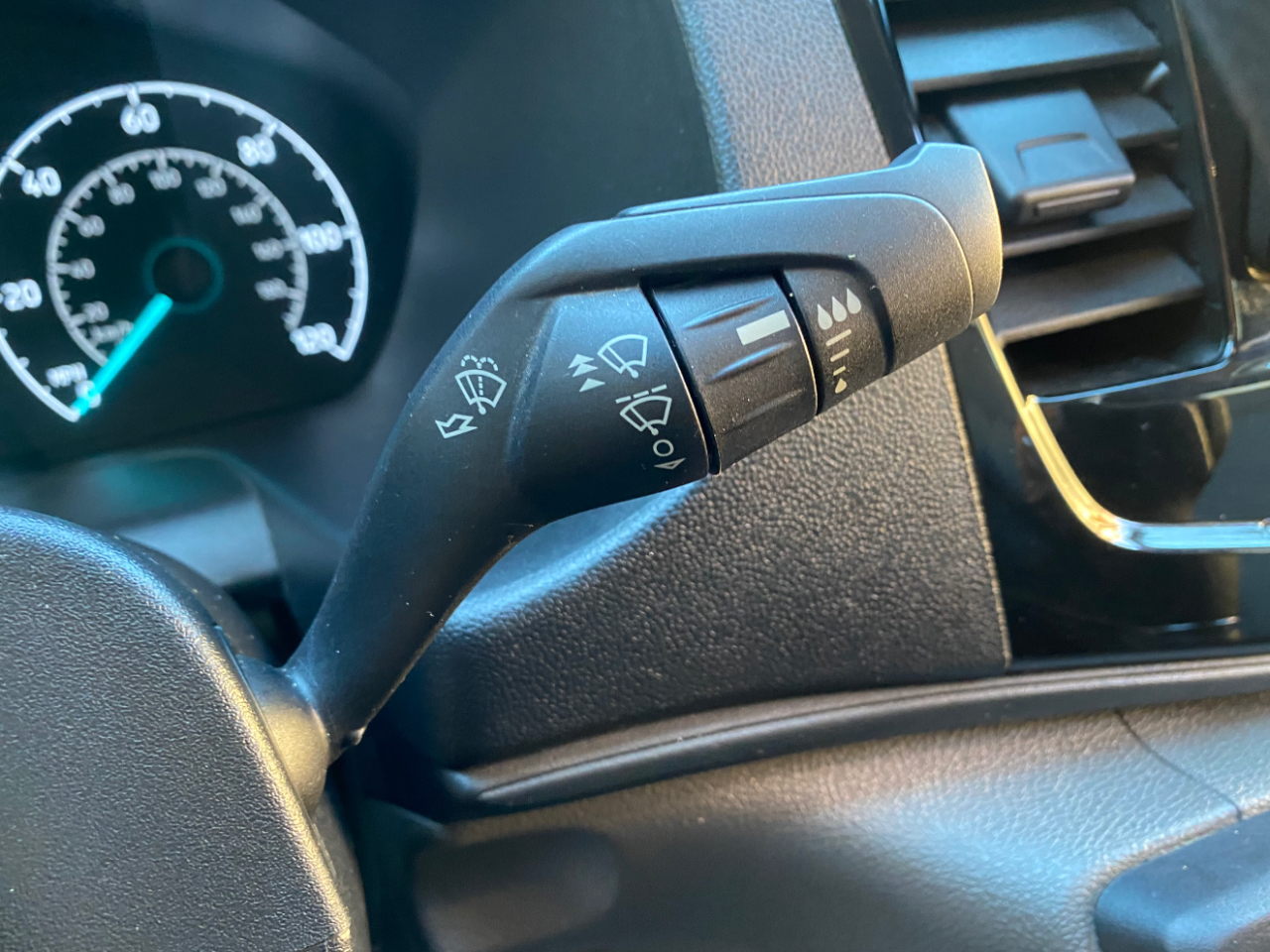 Ford Transit Passenger Wagon T-350 148" Low Roof XLT RWD 2023