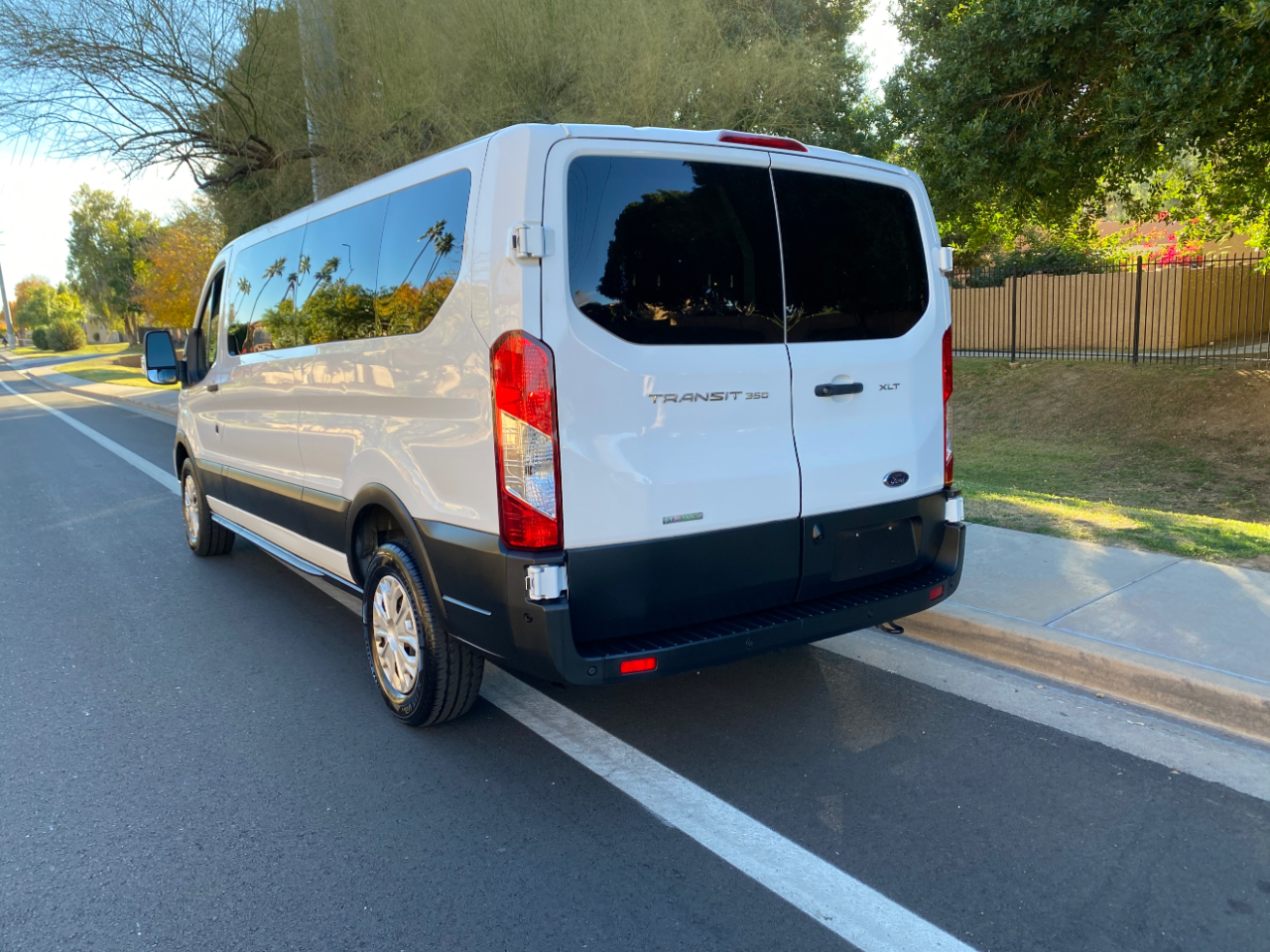 Ford Transit Passenger Wagon T-350 148" Low Roof XLT RWD 2023