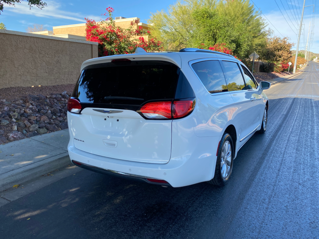 Chrysler Pacifica Touring L FWD 2018