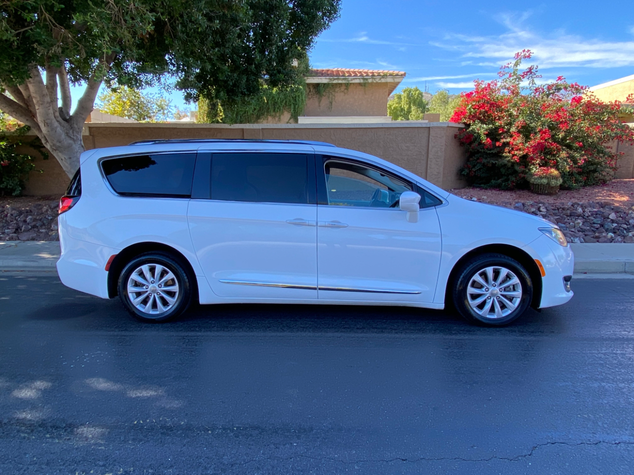 Chrysler Pacifica Touring L FWD 2018