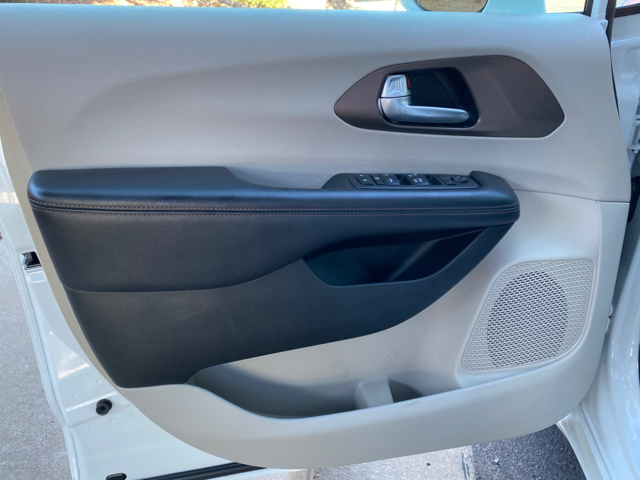 Chrysler Pacifica Touring L FWD 2018