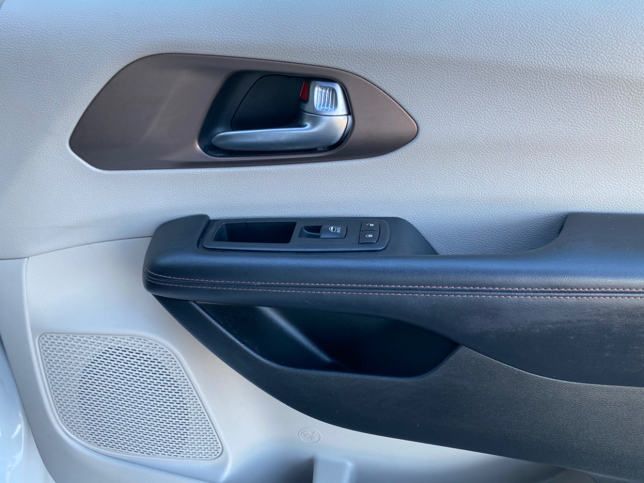 Chrysler Pacifica Touring L FWD 2018