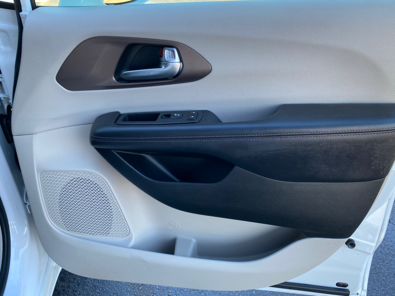 Chrysler Pacifica Touring L FWD 2018