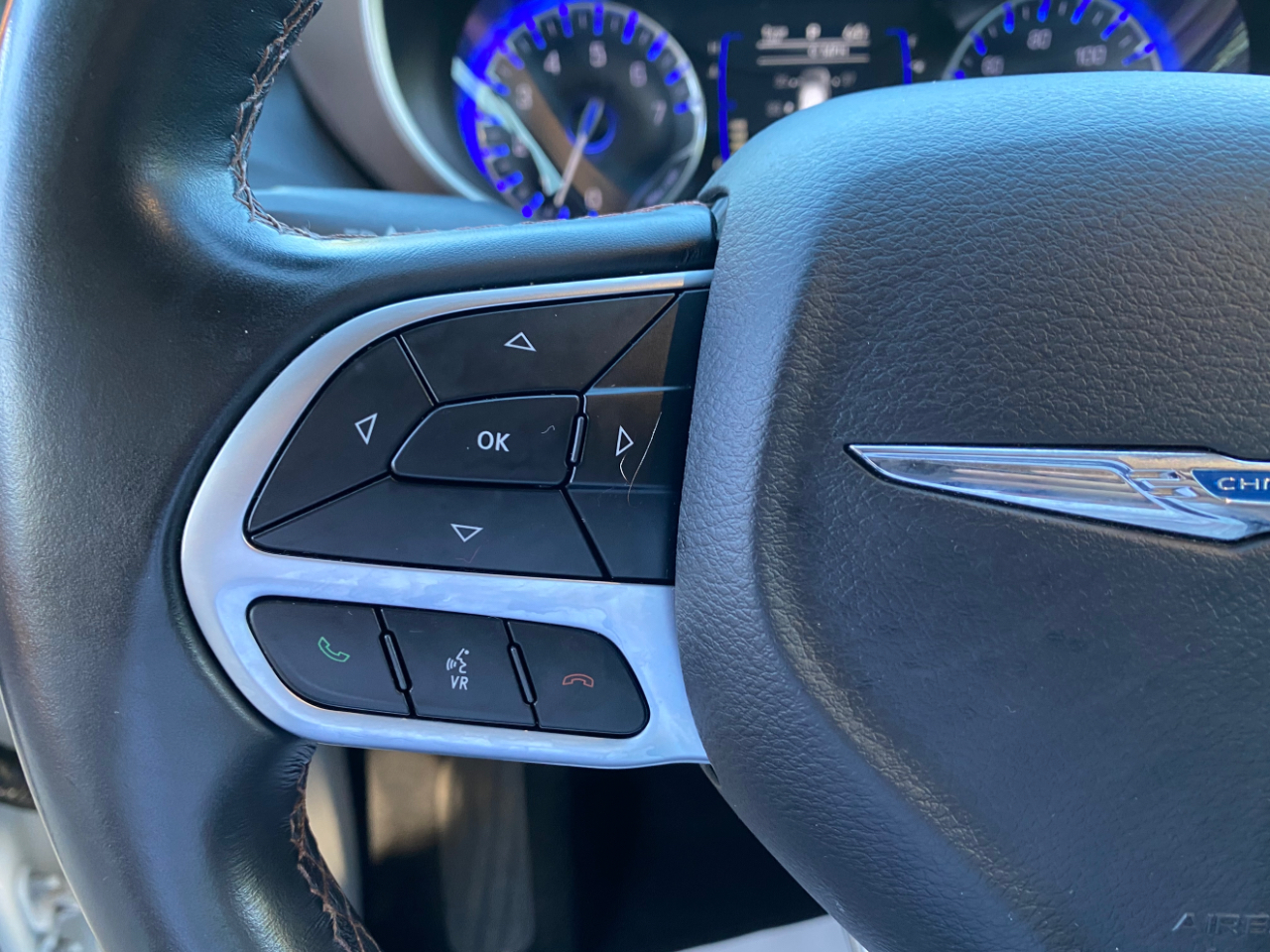 Chrysler Pacifica Touring L FWD 2018