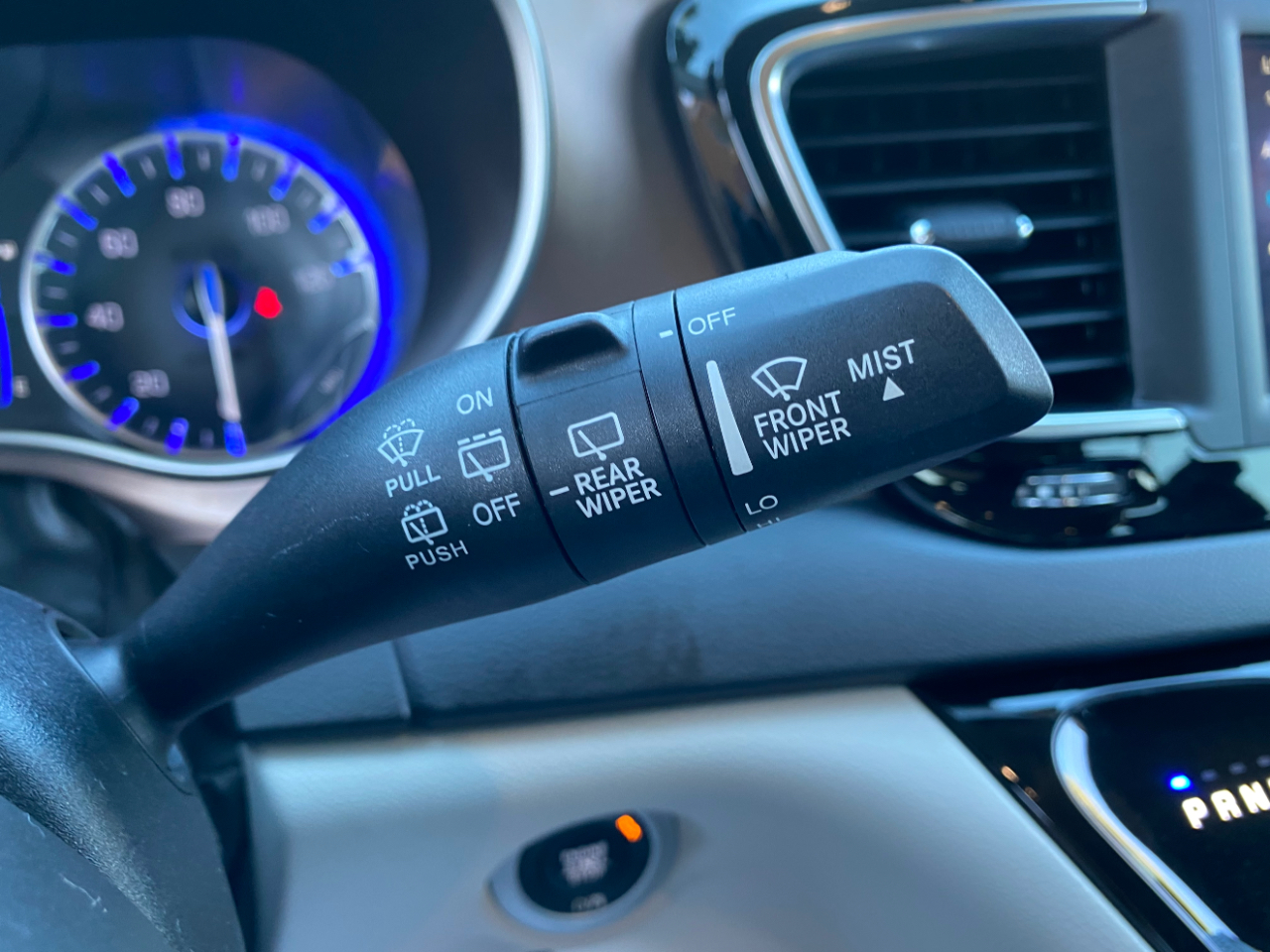 Chrysler Pacifica Touring L FWD 2018