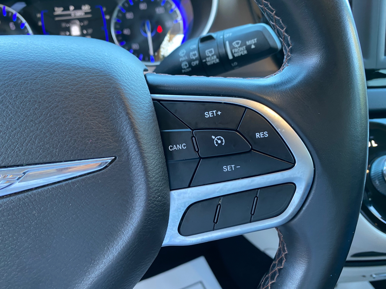 Chrysler Pacifica Touring L FWD 2018