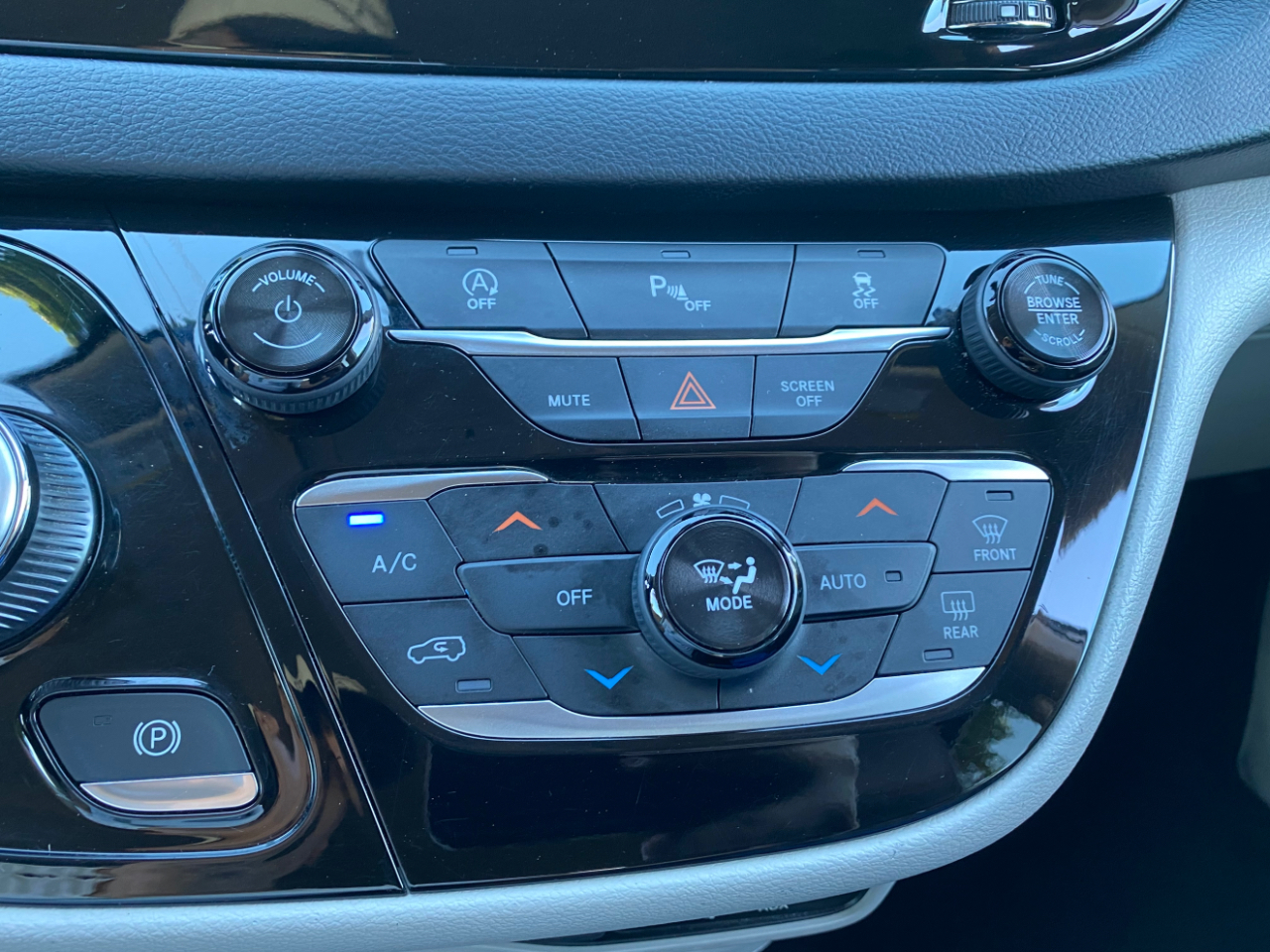 Chrysler Pacifica Touring L FWD 2018