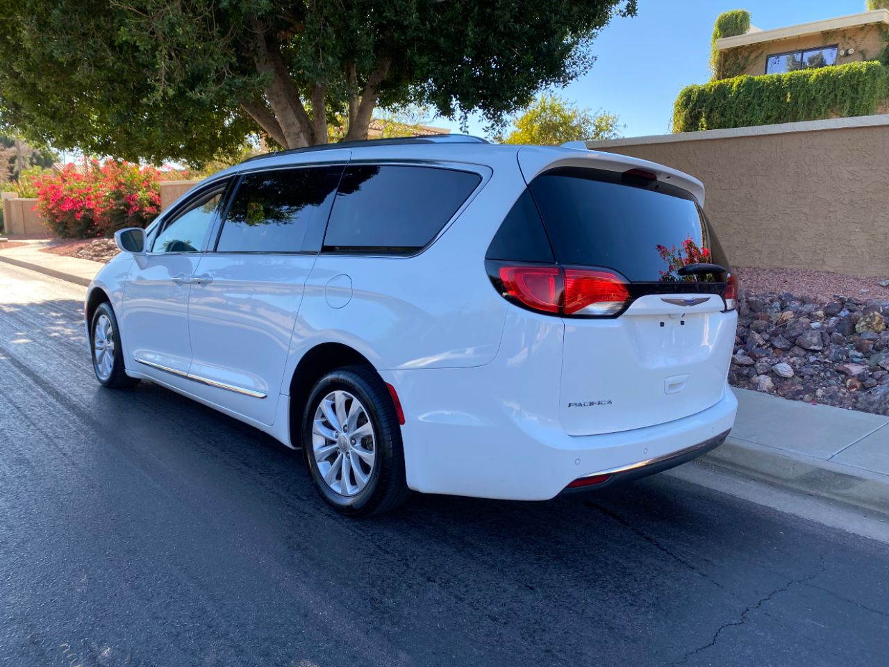 Chrysler Pacifica Touring L FWD 2018