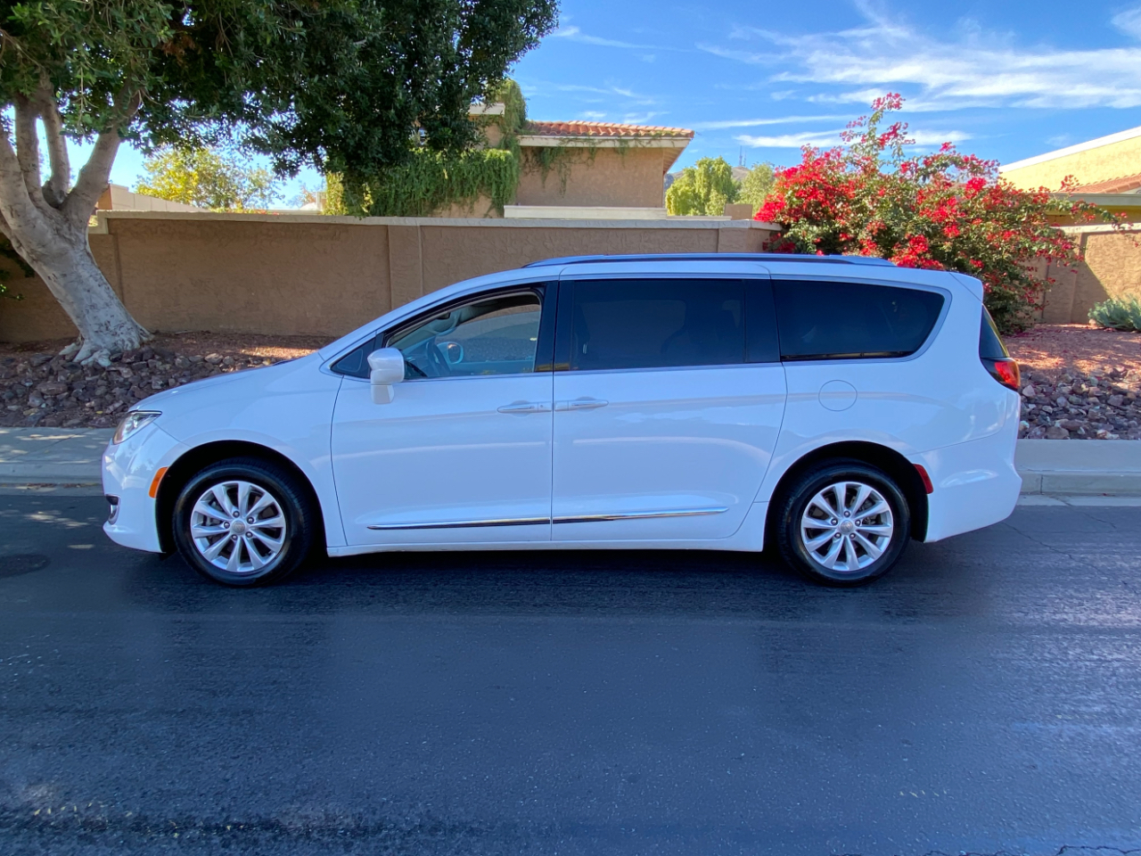 Chrysler Pacifica Touring L FWD 2018