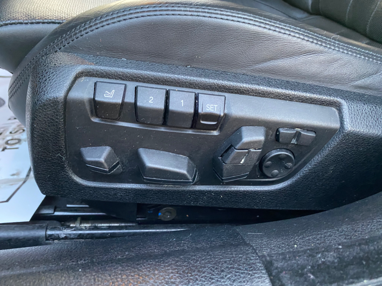 BMW 6 Series 4dr Sdn 650i RWD Gran Coupe 2015