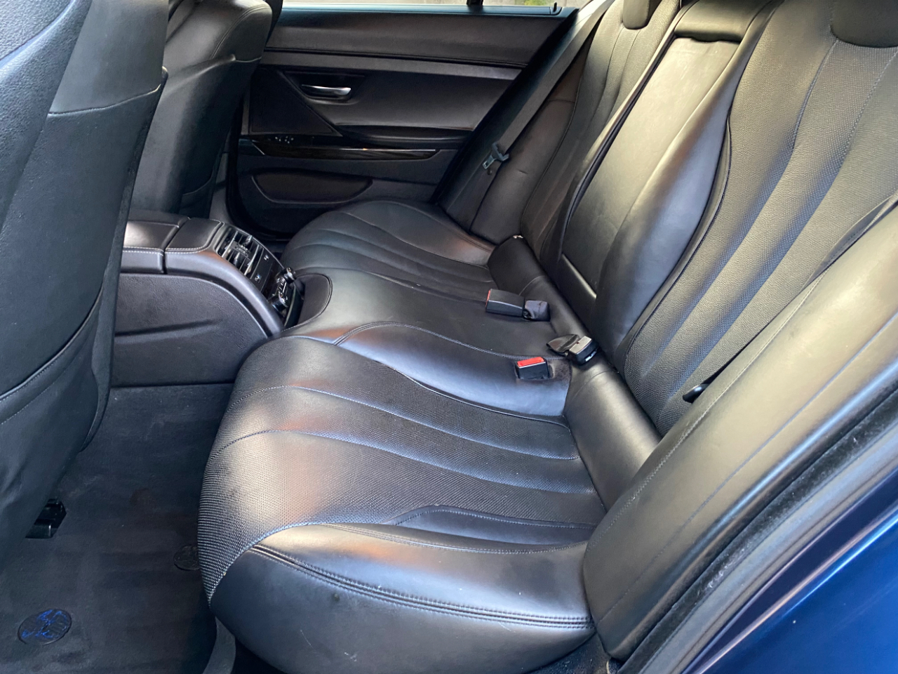 BMW 6 Series 4dr Sdn 650i RWD Gran Coupe 2015