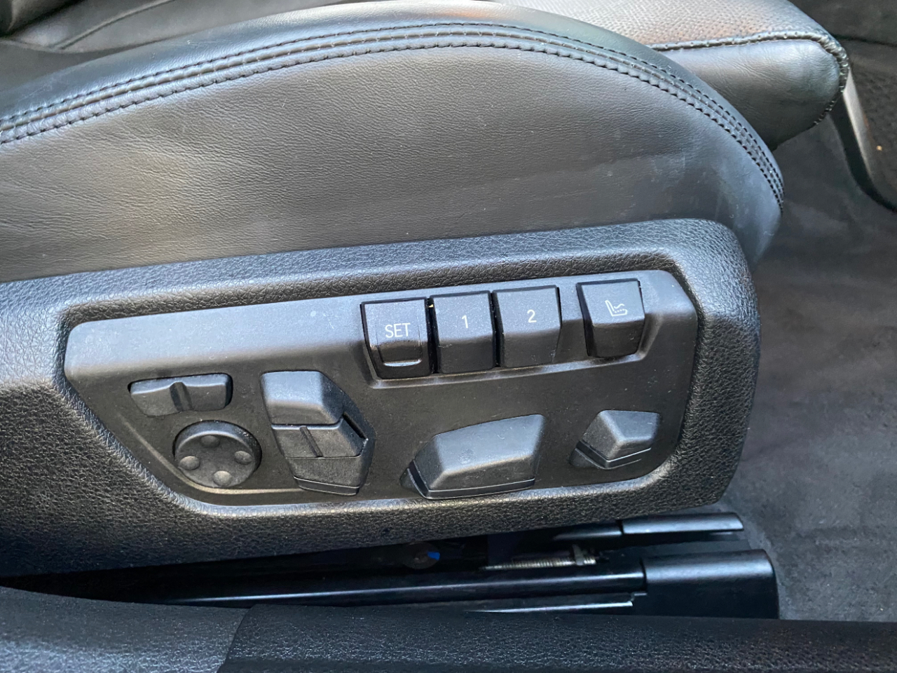 BMW 6 Series 4dr Sdn 650i RWD Gran Coupe 2015