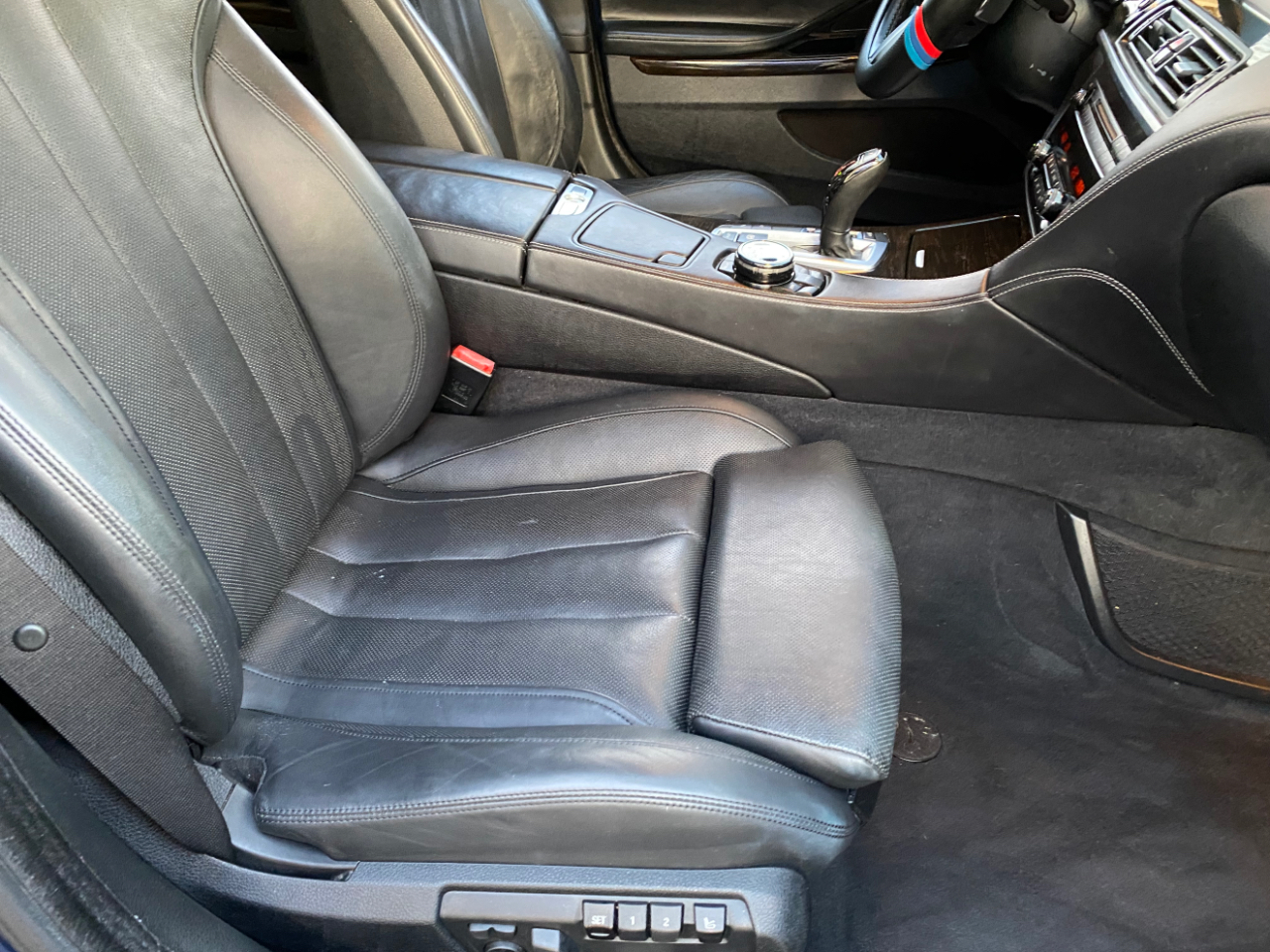 BMW 6 Series 4dr Sdn 650i RWD Gran Coupe 2015