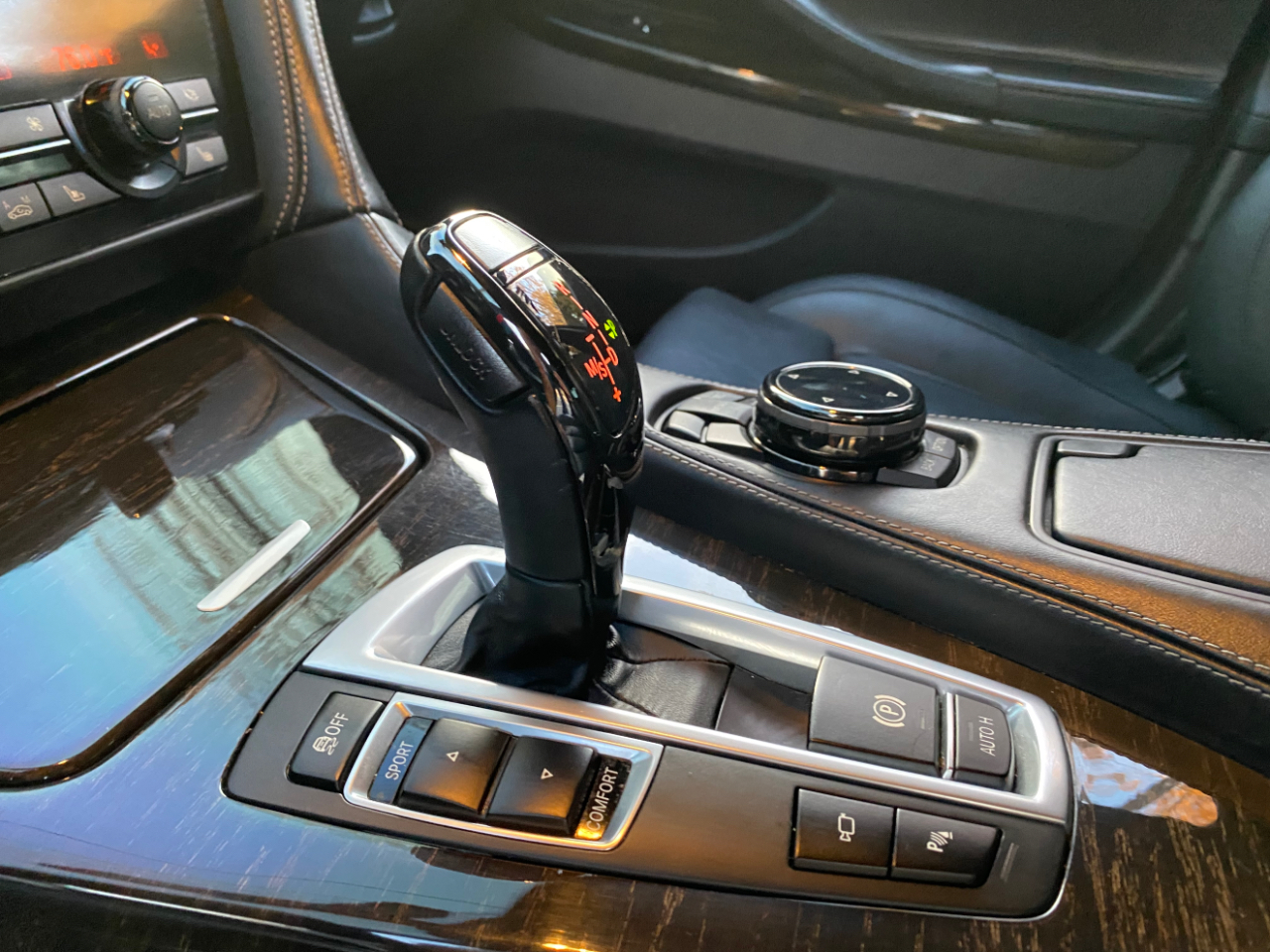 BMW 6 Series 4dr Sdn 650i RWD Gran Coupe 2015