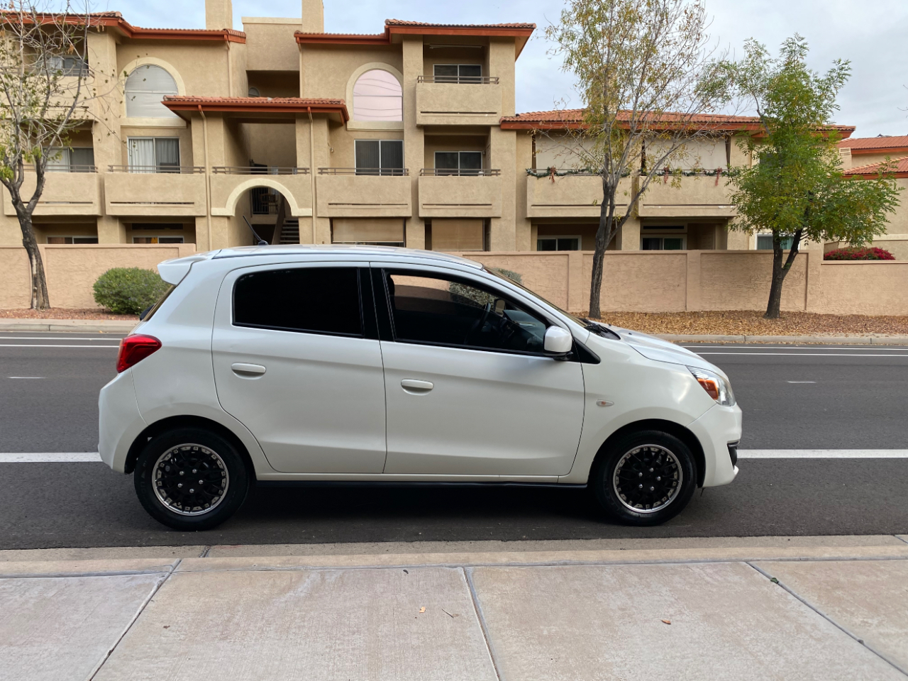 Mitsubishi Mirage ES CVT 2019