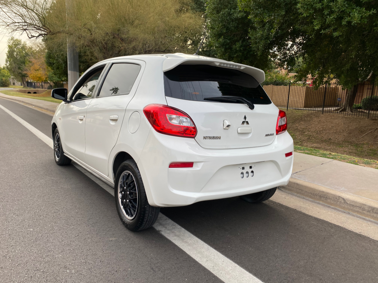 Mitsubishi Mirage ES CVT 2019