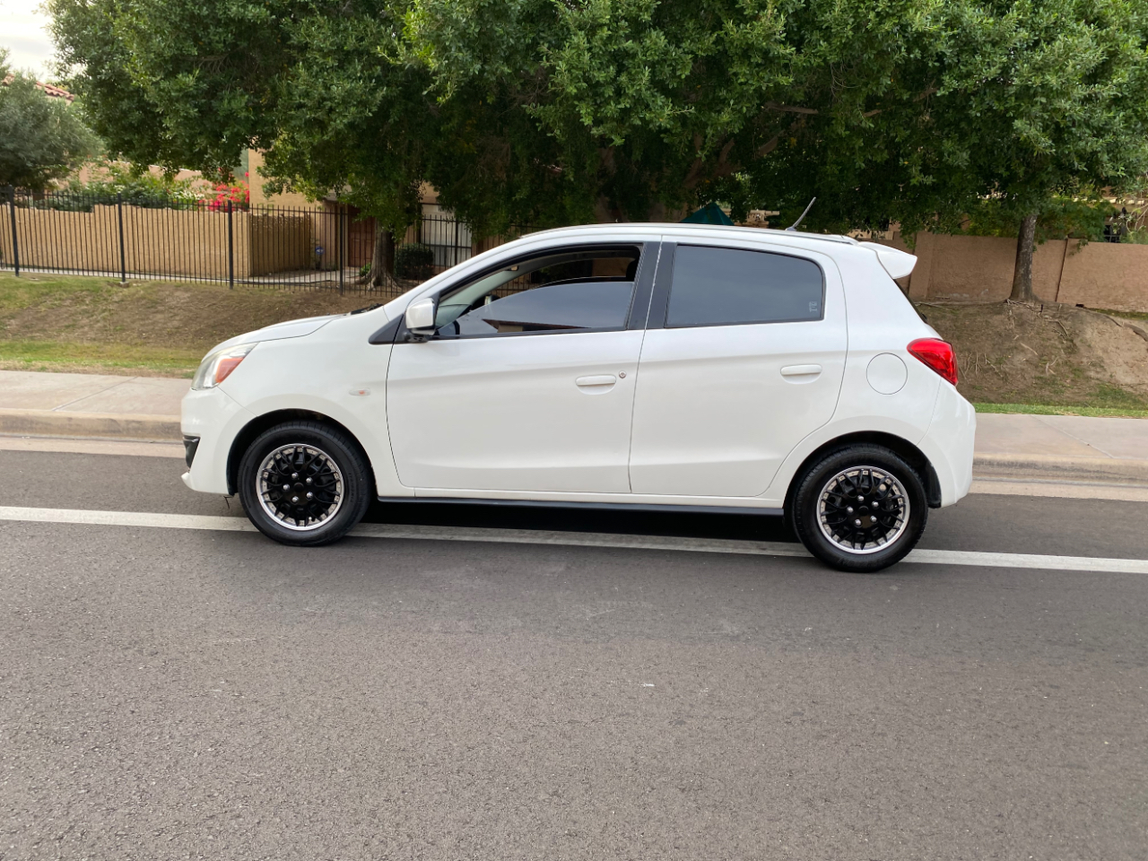 Mitsubishi Mirage ES CVT 2019