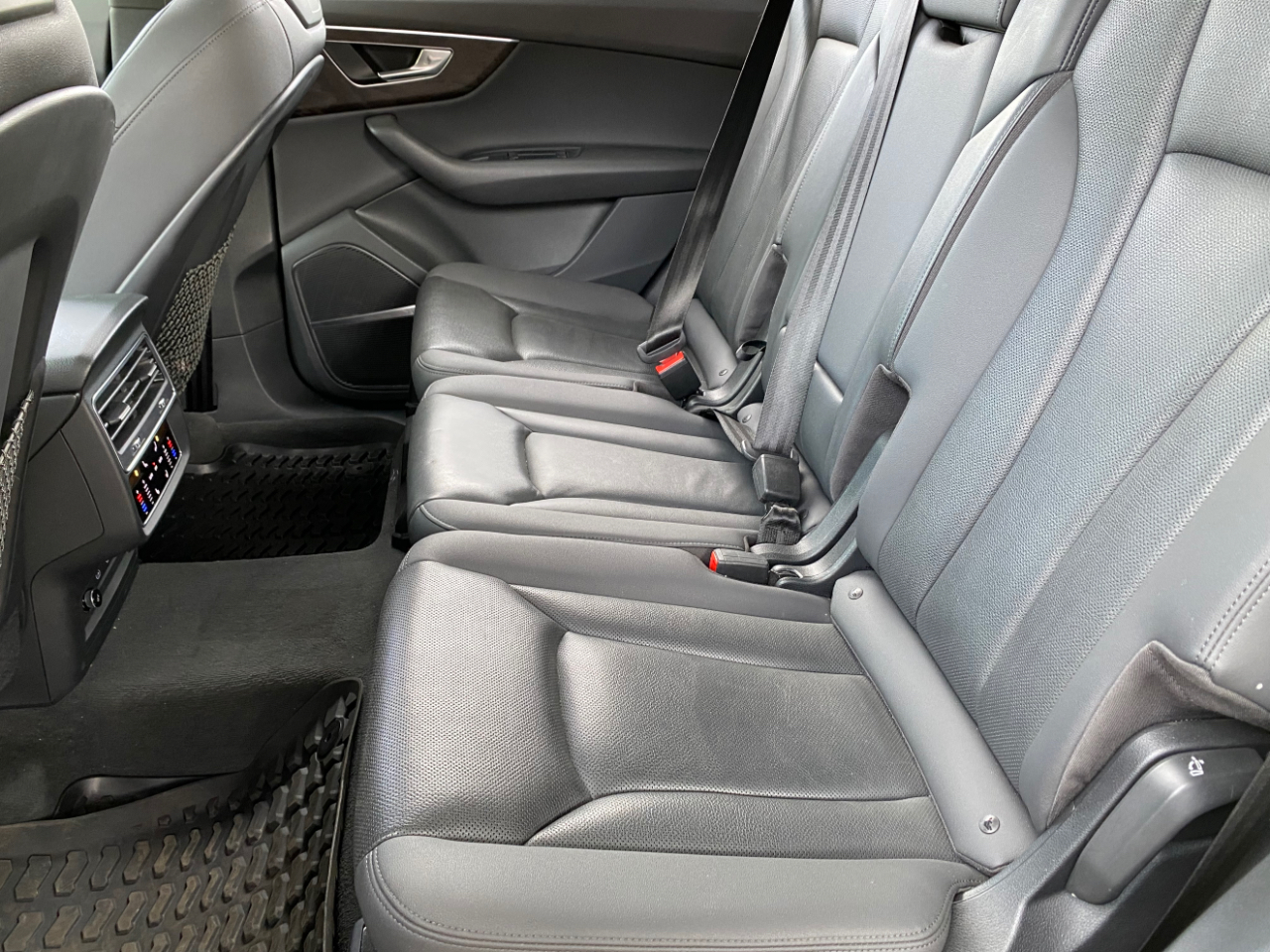 Audi Q7 Premium Plus 45 TFSI quattro 2021