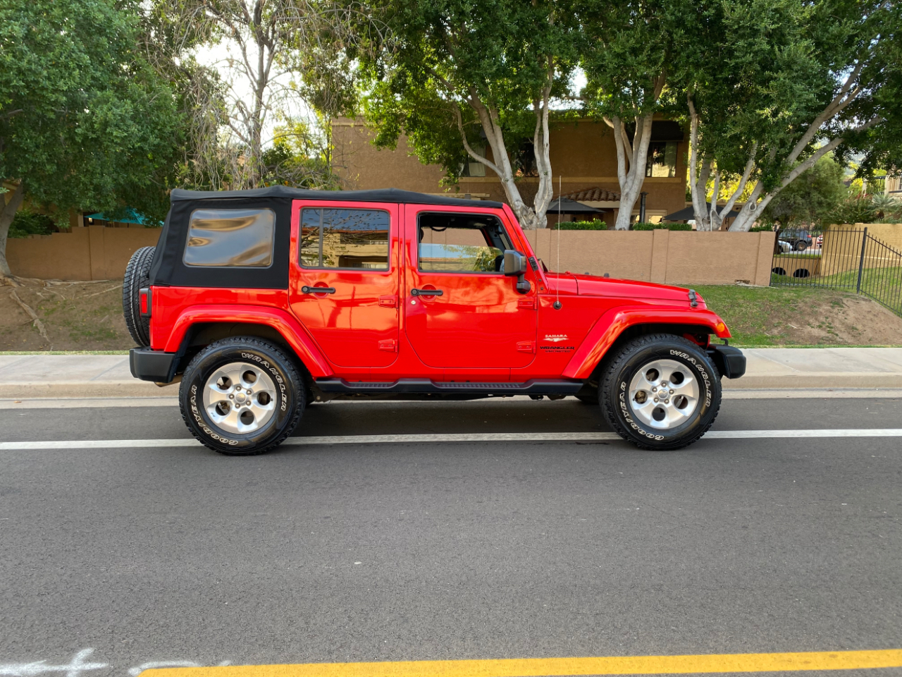 Jeep Wrangler Unlimited 4WD 4dr Sahara 2015
