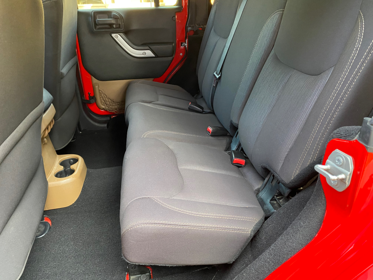 Jeep Wrangler Unlimited 4WD 4dr Sahara 2015