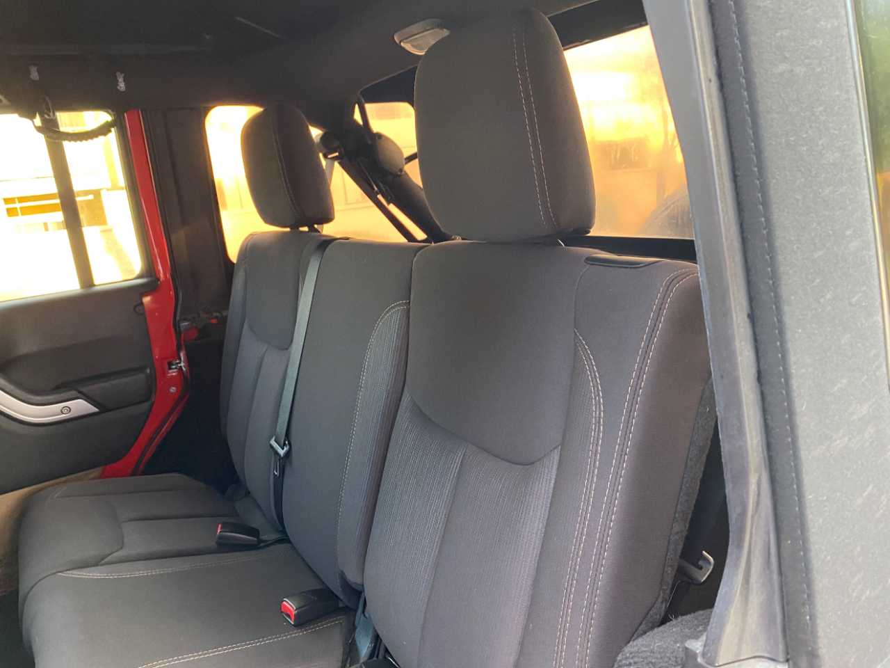 Jeep Wrangler Unlimited 4WD 4dr Sahara 2015