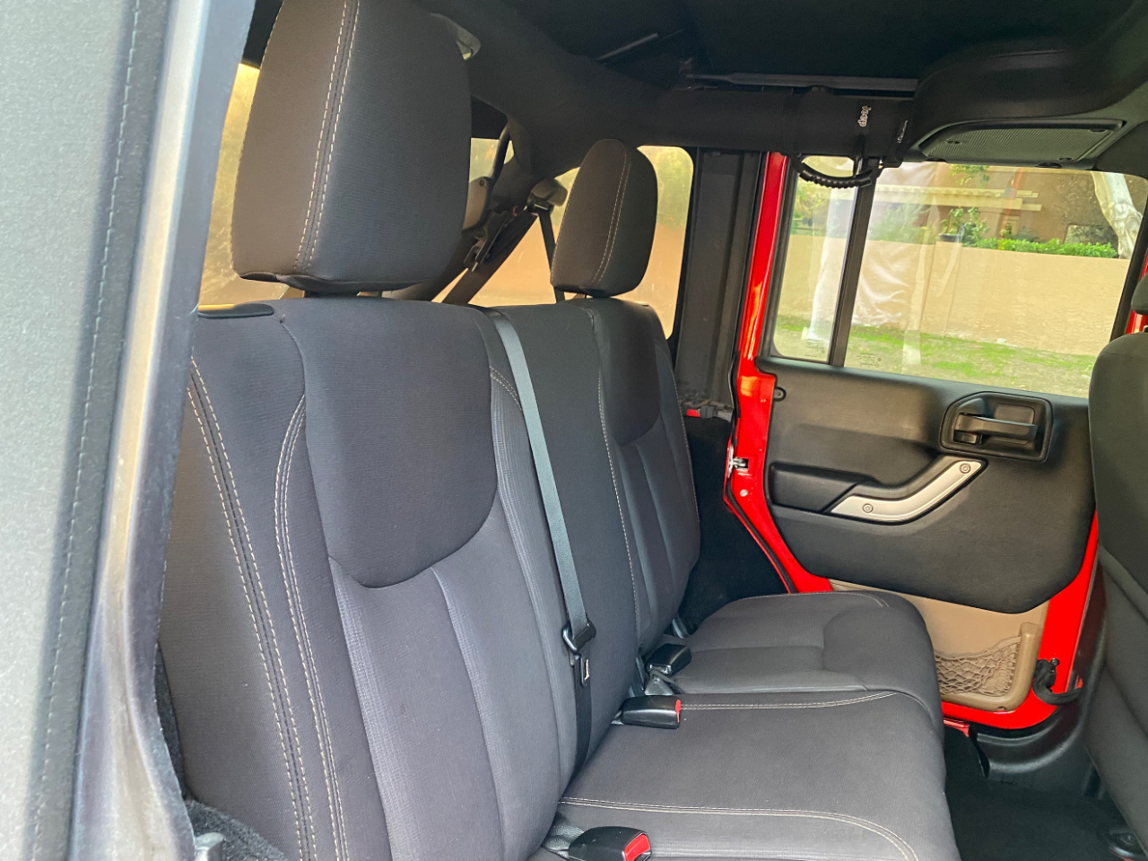 Jeep Wrangler Unlimited 4WD 4dr Sahara 2015